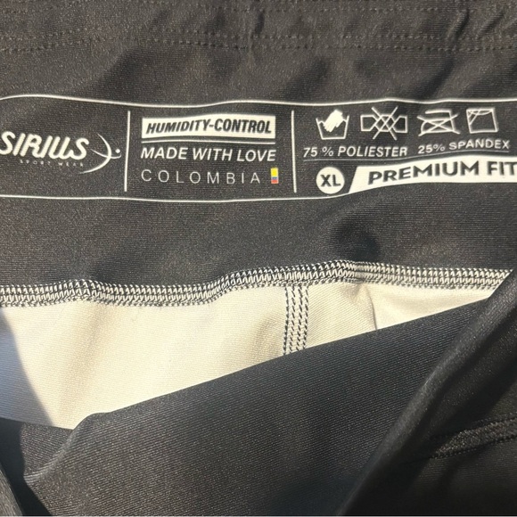 NWT-Sirius Sport Wear Herbalife24 Black, Animal print and Gold Leggings SZ XL - Picture 5 of 6